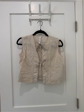 Sleeveless Tie-Front Linen Blend Top in Beige